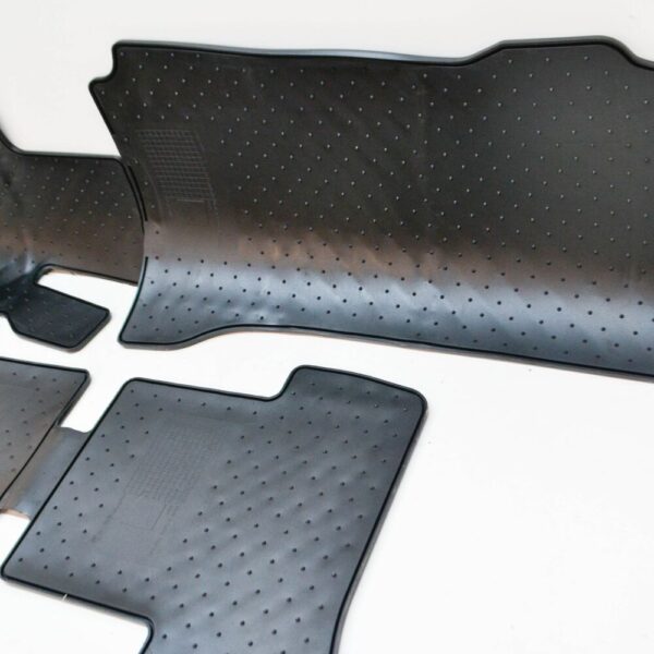 A20468043489G33 - MB C-CLASS W204 Rubber Floor Mat Set LHD A20468010019G33 NEW ORIGINAL