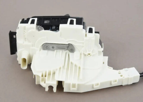 A2047202735 - NEW MERCEDES-BENZ SLK R172 FRONT LEFT DOOR LOCK LHD A2047202735 ORIGINAL