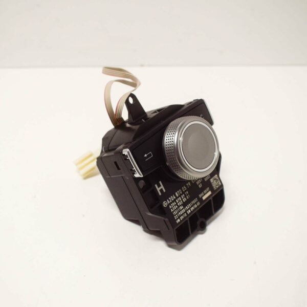 A2048700579 - NEW MB C W204 CENTER CONSOLE STERIO CONTROL SWITCH A2048700579 OEM