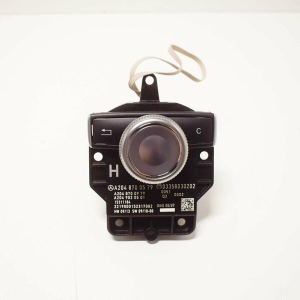 A2048700579 - NEW MB C W204 CENTER CONSOLE STERIO CONTROL SWITCH A2048700579 OEM