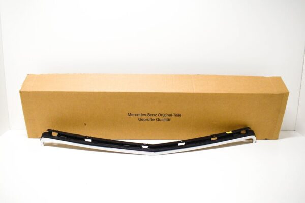 A2048800983 - MERCEDES-BENZ C W204 UPPER TRIM BUMPER GRILLE A2048800983 NEW