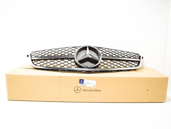 A2048802483 - NEW MERCEDES-BENZ C W204 RADIATOR GRILLE A2048802483 ORIGINAL