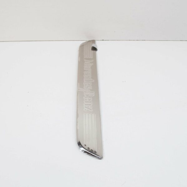 A2056800035 - NEW MB C W205 FRONT RIGHT ENTRANCE OUTSIDE COVER RAIL A2056800035 ORIGINAL