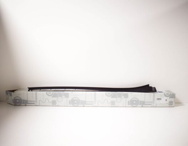 A2056901782 - NEW MB C A205 LEFT WINDSCREEN WATER DEFLECTOR TRIM A2056901782 OEM