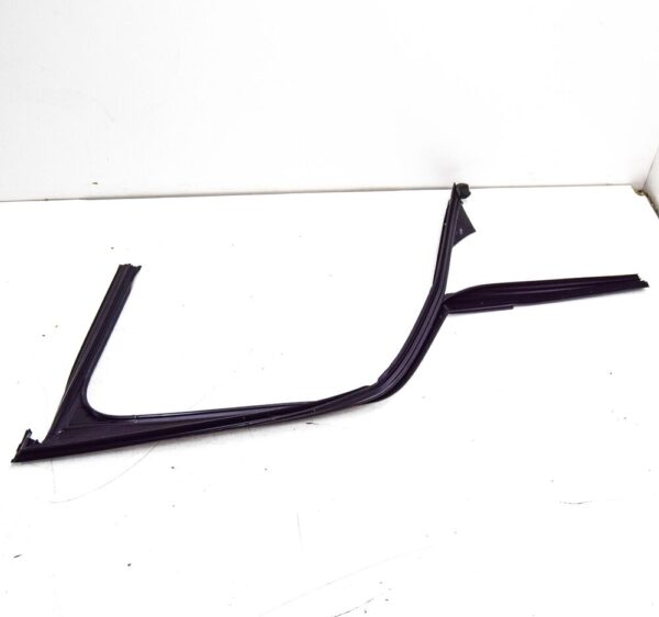 A2057256600 - NEW MERCEDES-BENZ C W205 FRONT RIGHT DOOR WINDOW SEAL A2057256600 ORIGINAL