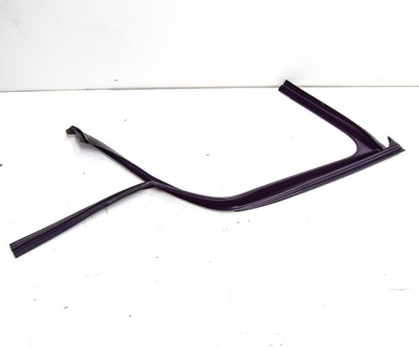 A2057256600 - NEW MERCEDES-BENZ C W205 FRONT RIGHT DOOR WINDOW SEAL A2057256600 ORIGINAL
