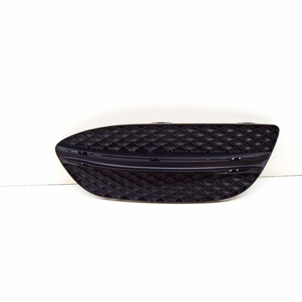 A2058851223 - NEW MERCEDES-BENZ C W205 FRONT BUMPER RIGHT GRILLE COVER A2058851223
