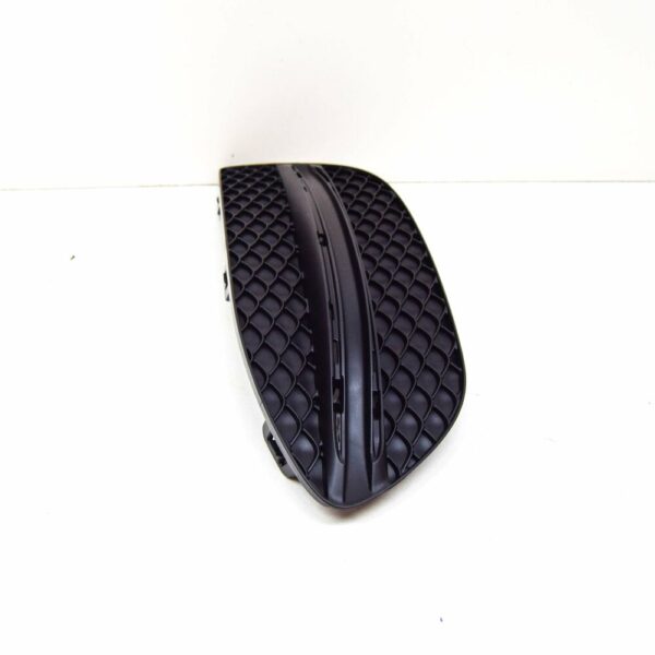 A2058851223 - NEW MERCEDES-BENZ C W205 FRONT BUMPER RIGHT GRILLE COVER A2058851223