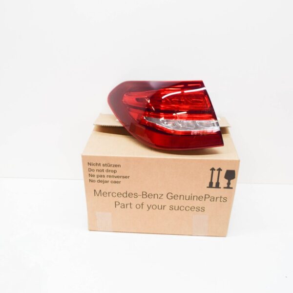 A2059065100 - NEW MERCEDES-BENZ C T-MODEL S205 REAR LEFT TAIL LIGHT A2059065100 ORIGINAL
