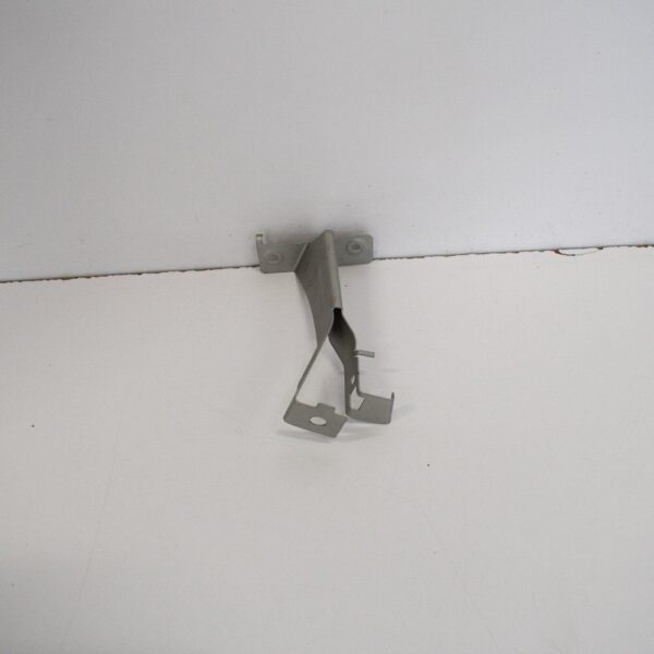 A2075240840 - NEW MERCEDES BENZ E C207 RIGHT SPLASH SHIELD BRACKET A2075240840 ORIGINAL