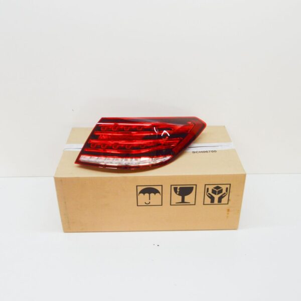 A2079063600 - Mercedes-Benz E-Class Coupe C207 Rear Right Taillight A2079063600 New Genuine