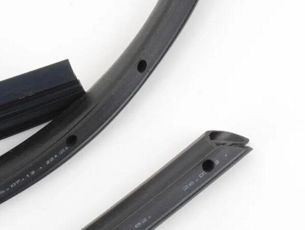 A2097200278 - NEW MB CLK C209 FRONT RIGHT DOOR BONDED SEALING FRAME A2097200278 OEM