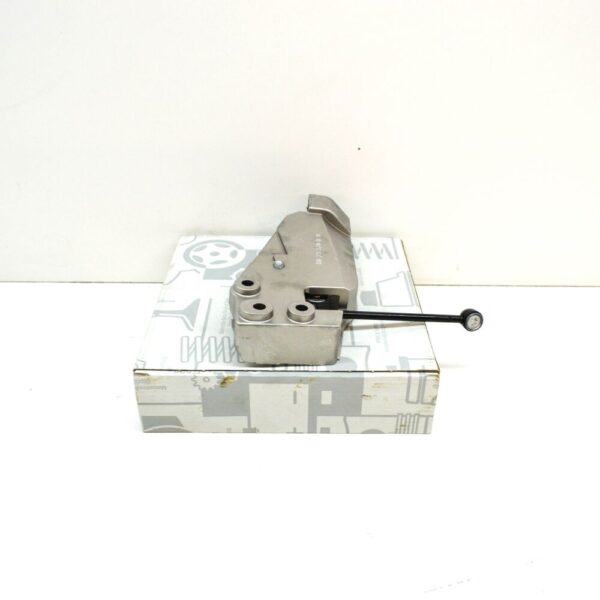 A2112670340 - MB E W211 Gear Shifting Mechanism Cable Bracket A2112670340 NEW GENUINE