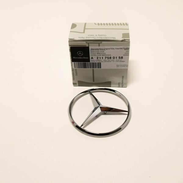A2117580158 - NEW MB E W211 TAILGATES TRIBE BOAT LID EMBLEM BADGE A2117580158 ORIGINAL