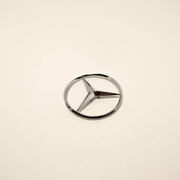 A2117580158 - NEW MB E W211 TAILGATES TRIBE BOAT LID EMBLEM BADGE A2117580158 ORIGINAL