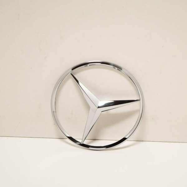 A2117580158 - NEW MB E W211 TAILGATES TRIBE BOAT LID EMBLEM BADGE A2117580158 ORIGINAL