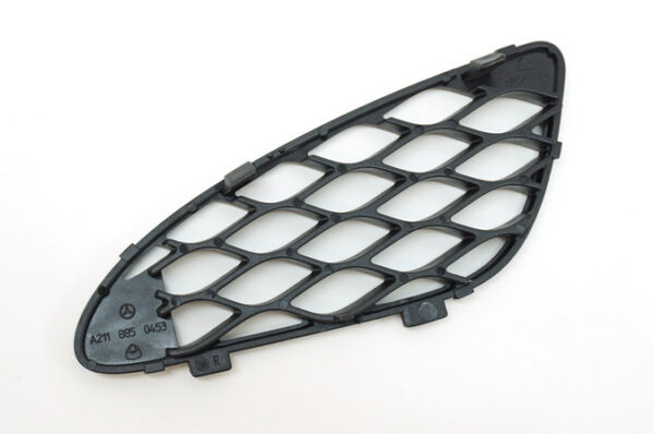 A2118850453 - NEW MB E-CLASS W211 FRONT BUMPER GRILL COVER RIGHT A2118850453 ORIGINAL