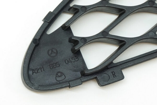 A2118850453 - NEW MB E-CLASS W211 FRONT BUMPER GRILL COVER RIGHT A2118850453 ORIGINAL