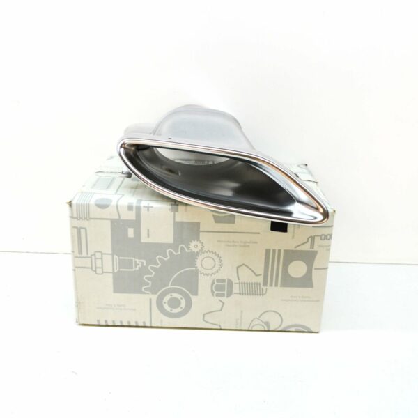 A2124902827 - NEW MERCEDES-BENZ E-CLASS S212 RIGHT EXHAUST TIP COVER A2124902827