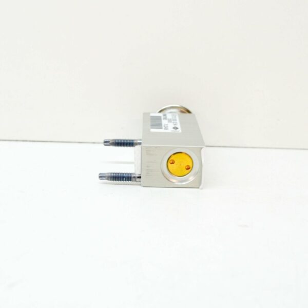 A2128300284 - NEW MERCEDES-BENZ C W204 A/C EXPANSION VALVE LHD A2128300284