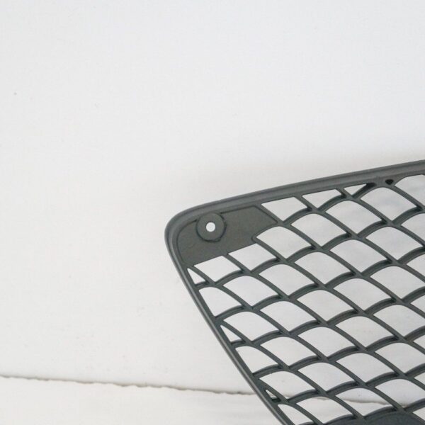 A2128850623 - NEW MERCEDES-BENZ E-CLASS W212 FRONT BUMPER RIGHT GRILL A2128850623 2015