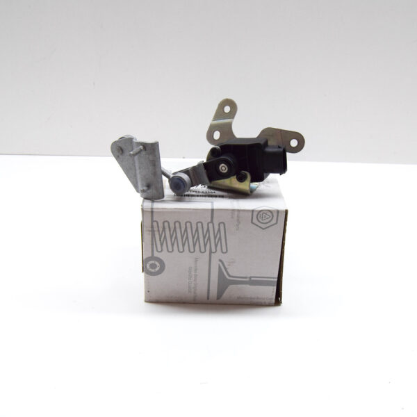 A2129053002 - MERCEDES-BENZ C W204 Rear Right Turning Angle Sensor A2129053002 NEW GENUINE