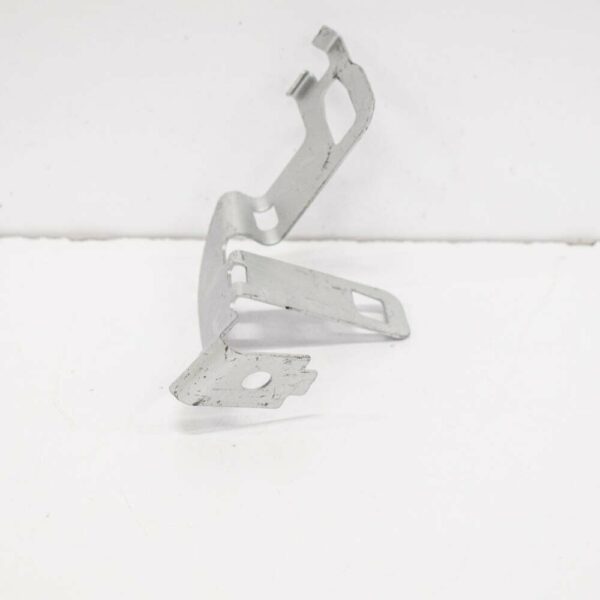 A2135240340 - NEW MB E-CLASS W213 FRONT LEFT UNDERTRAY COVER BRACKET A2135240340 ORIGINAL