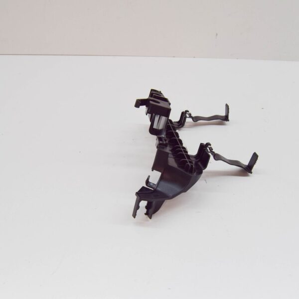 A2135467200 - Mercedes-Benz E W213 Speed Sensor Guide Front Right A2135467200