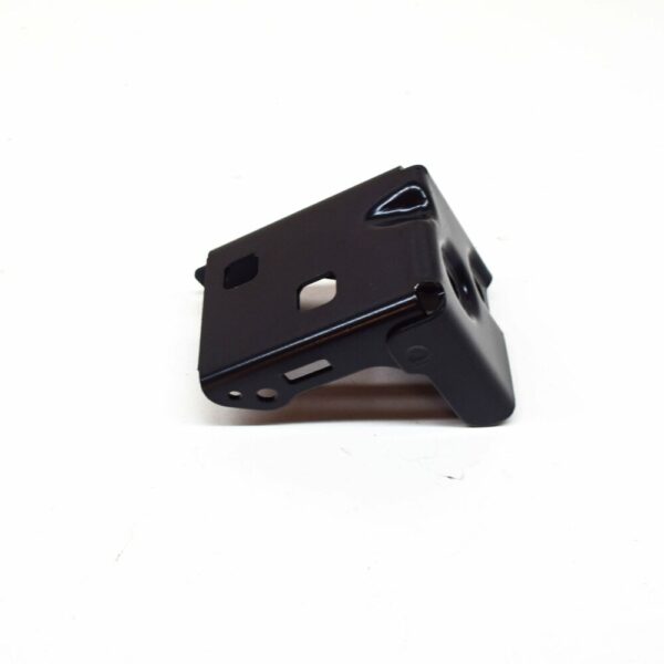 A2136261300 - NEW MB E W213 FRONT CROSSMEMBER BOTTOM REAR RIGHT MOUNT A2136261300 ORIGINAL