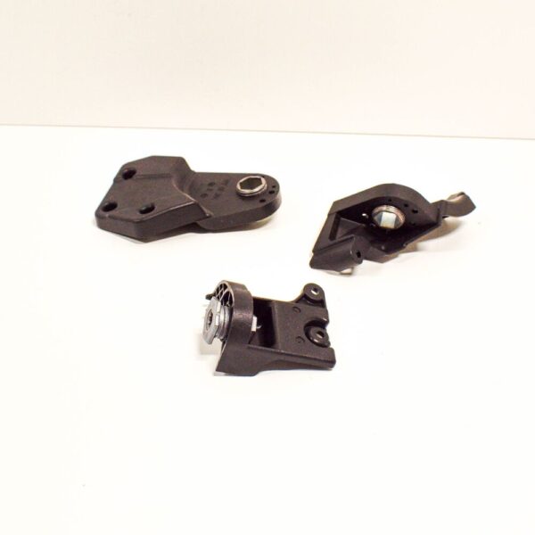 A2138202200 - MB E W213 headlight holder front right repair kit A2138202200 new