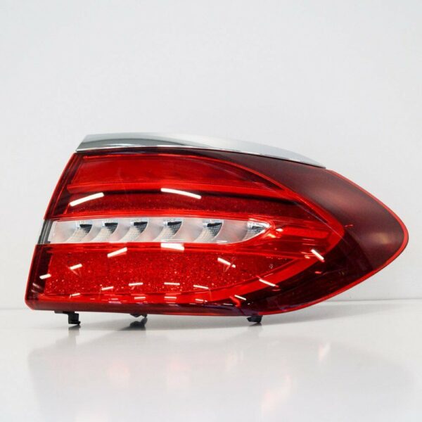 A2139068800 - NEW MB E-CLASS T-MODEL S213 OEM REAR RIGHT TAILLIGHT A2139068800 2018
