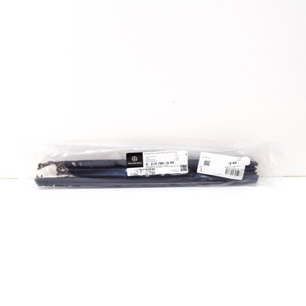 A2157801640 - MERCEDES-BENZ C W203 ROOF RIGHT SIDE ROLLER BLIND COVER A2157801640 NEW GENUINE
