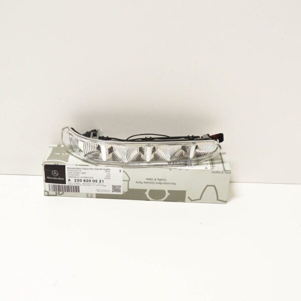 A2208200521 - Mercedes-Benz S W220 turn signals front left in door mirror A2208200521 new
