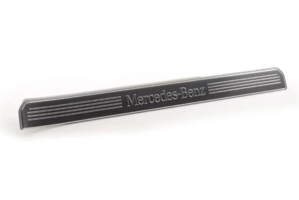 A2216800235 - NEW MERCEDES-BENZ S W221 FRONT RIGHT ENTRANCE COVER RAIL A22168002357E94 OEM