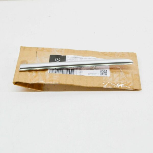 A2216904080 - NEW MB S W221 FRONT RIGHT FENDER LOWER CHROME MOLDING TRIM A2216904080 ORIGINAL