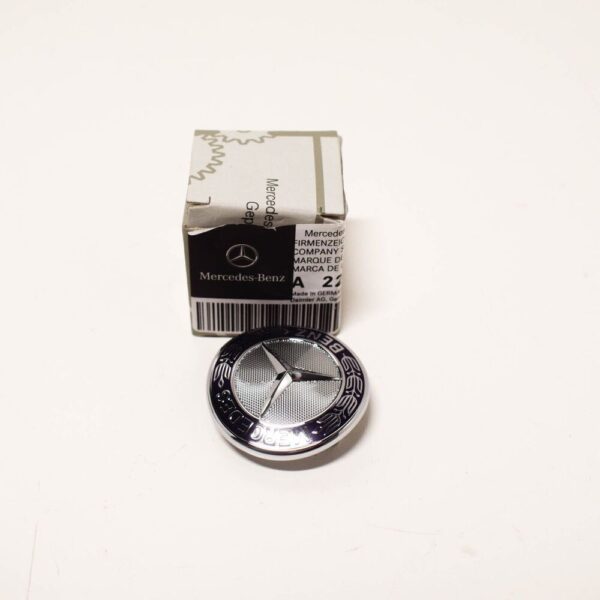 A2218170016 - Mercedes-Benz S-Class W221 Front Grille Badge A2218170016 New Genuine