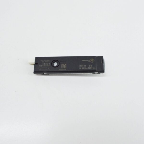 A2229056004 - NEW MERCEDES-BENZ ML W166 REAR TOP RIGHT ANTENNA AMPLIFIER A2229056004 ORIGINAL