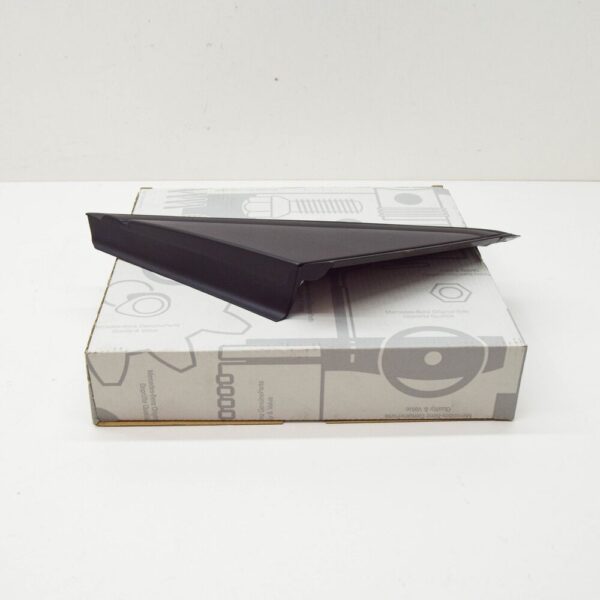 A2466901687 - NEW MERCEDES-BENZ B W246 RIGHT WINDOW TRIANGLE TRIM A2466901687 ORIGINAL