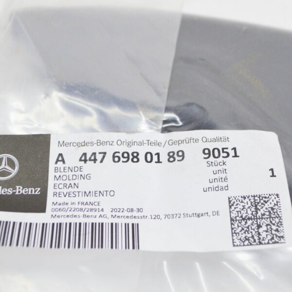 A4476980189 - MB VITO W447 door slide strip bottom right A44769801899051 new