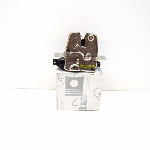 A4477401900 - NEW MERCEDES-BENZ VITO W447 TAILGATE DOOR LOCK A4477401900 ORIGINAL