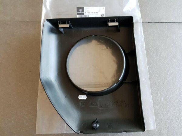 A4618800140 - Mercedes-Benz W461 Surround Original Headlight A4618800140