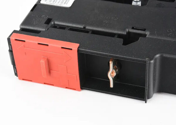 A4635401850 - NEW MERCEDES-BENZ G W463 ENGINE COMPARTMENT RIGHT FUSE BOX A4635401850 ORIGINAL