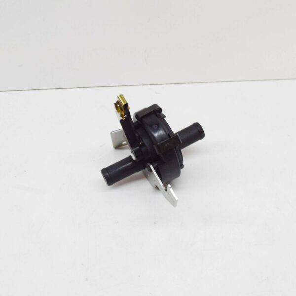 A4638300084 - NEW MERCEDES-BENZ G W463 HEATER VALVE A4638300084