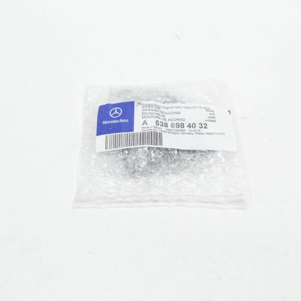 A6386984032 - MERCEDES-BENZ VITO W638 Rear Right Wheel Arch Moulding A6386984032 NEW GENUINE
