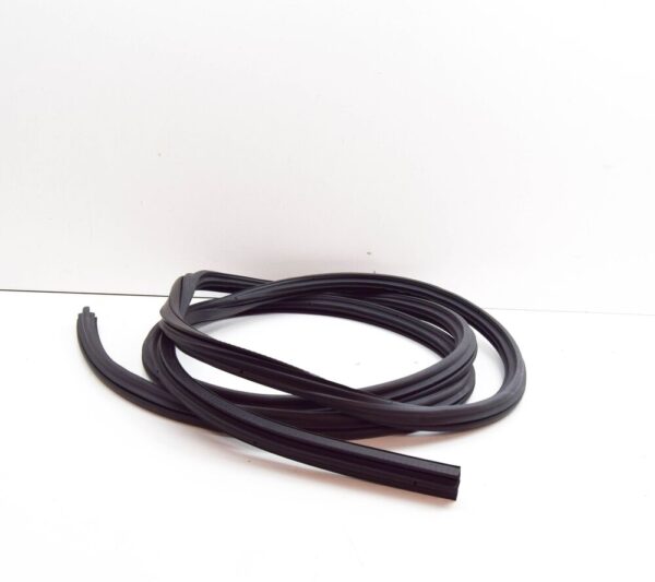 A6387320258 - MERCEDES-BENZ VITO W638 FRONT DOOR SEAL A6387320258 NEW GENUINE