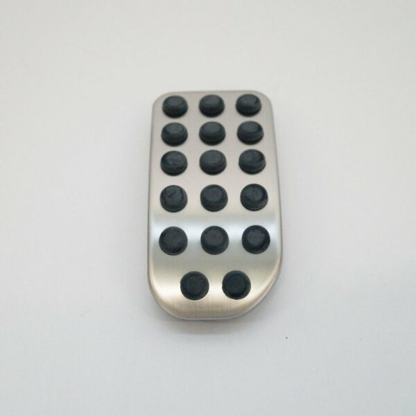 A6393000082 - NEW MERCEDES-BENZ VIANO W639 ACCELERATOR PEDAL RUBBER TRIM A6393000082 ORIGINAL