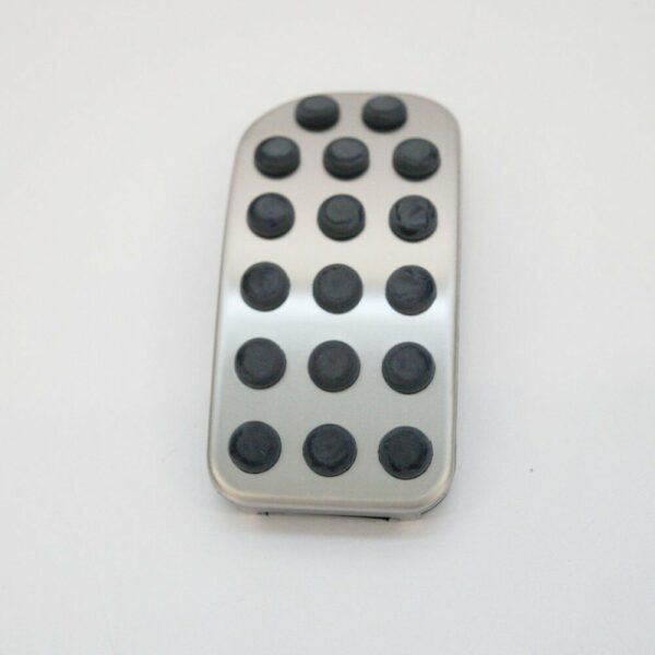 A6393000082 - NEW MERCEDES-BENZ VIANO W639 ACCELERATOR PEDAL RUBBER TRIM A6393000082 ORIGINAL