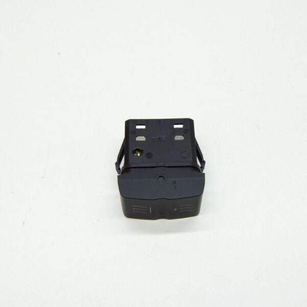 A6395451907 - MERCEDES-BENZ VITO W639 INDEPENDENT HEATING SWITCH A6395451907 NEW GENUINE