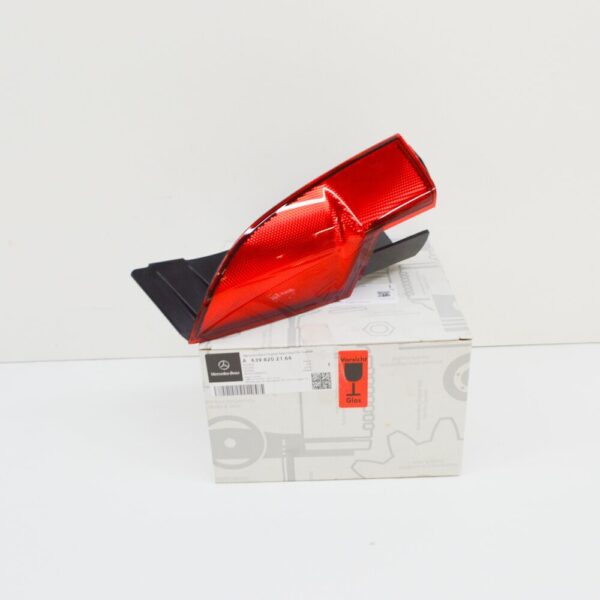 A6398202164 - MB VITO W639 rear right upper lamp reflector A6398202164 NEW ORIGINAL