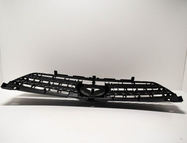 A63988000839040 - MB VIANO W639 Front Bumper Radiator Grille A63988000839040 NEW GENUINE